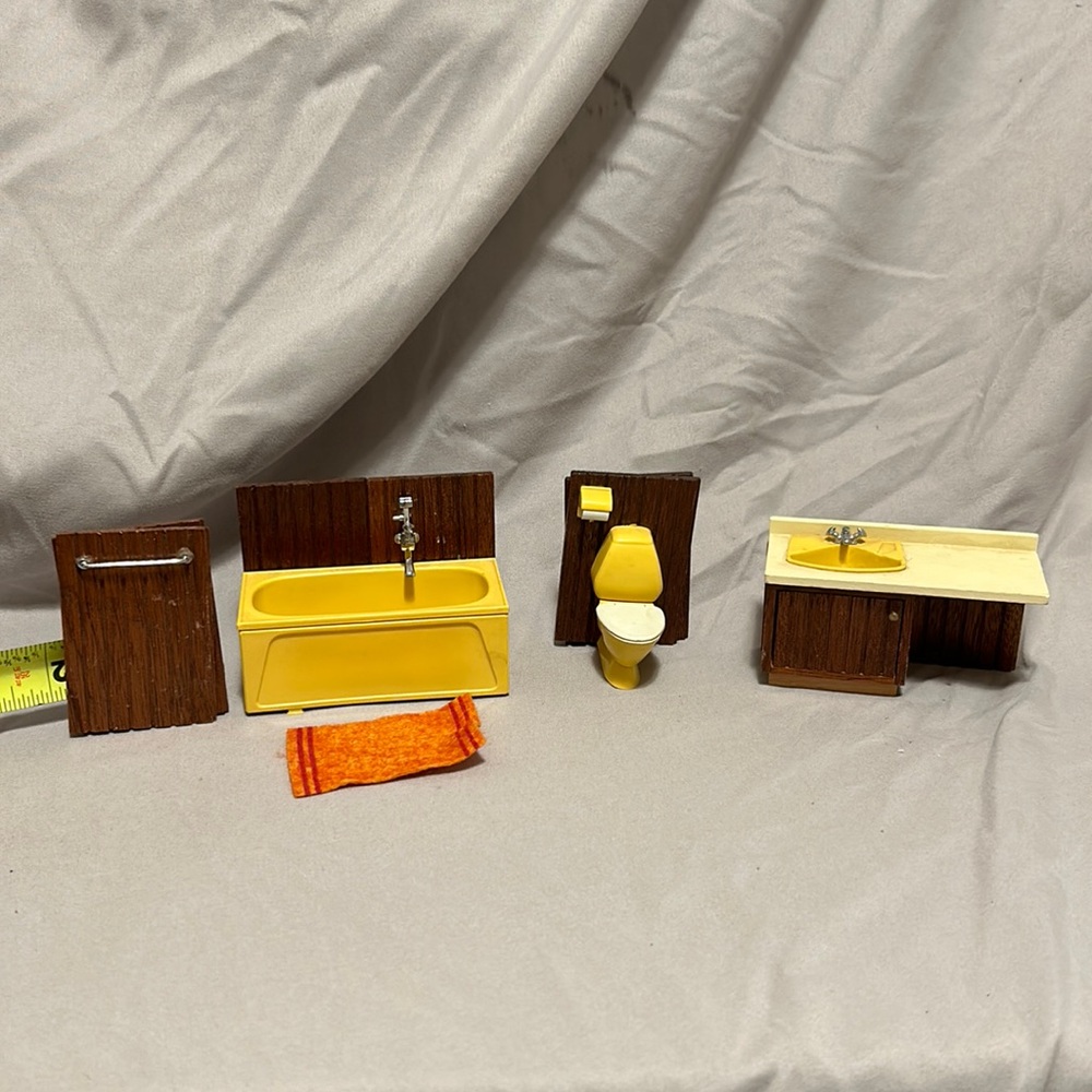 Vintage Dollhouse Bathroom Set
